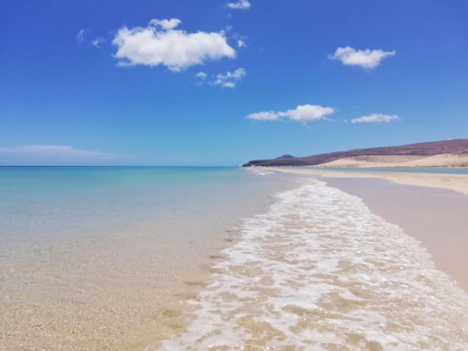 Blue Ocean Corralejo: Sunny Terrace, Pool, Wifi Apartment Luaran gambar